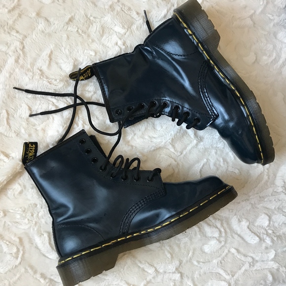 doc marten 8 hole boots